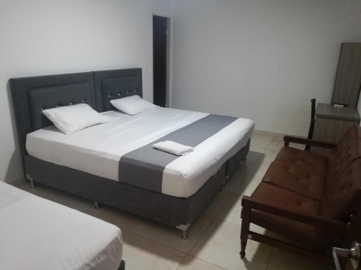 Hotel Neiva Urdaneta Luaran gambar