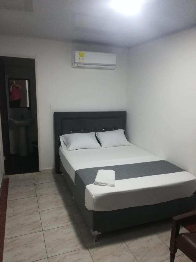 Hotel Neiva Urdaneta Luaran gambar