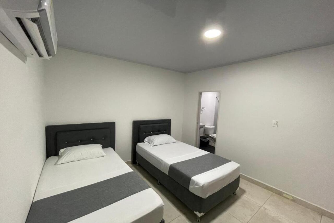 Hotel Neiva Urdaneta Luaran gambar